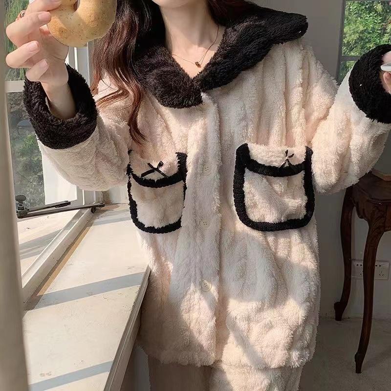 Pyjama aus Korallenvlies im französischen Stil für Damen, Herbst und Winter, Cardigan, langärmelig, Flanell, zweiteilig