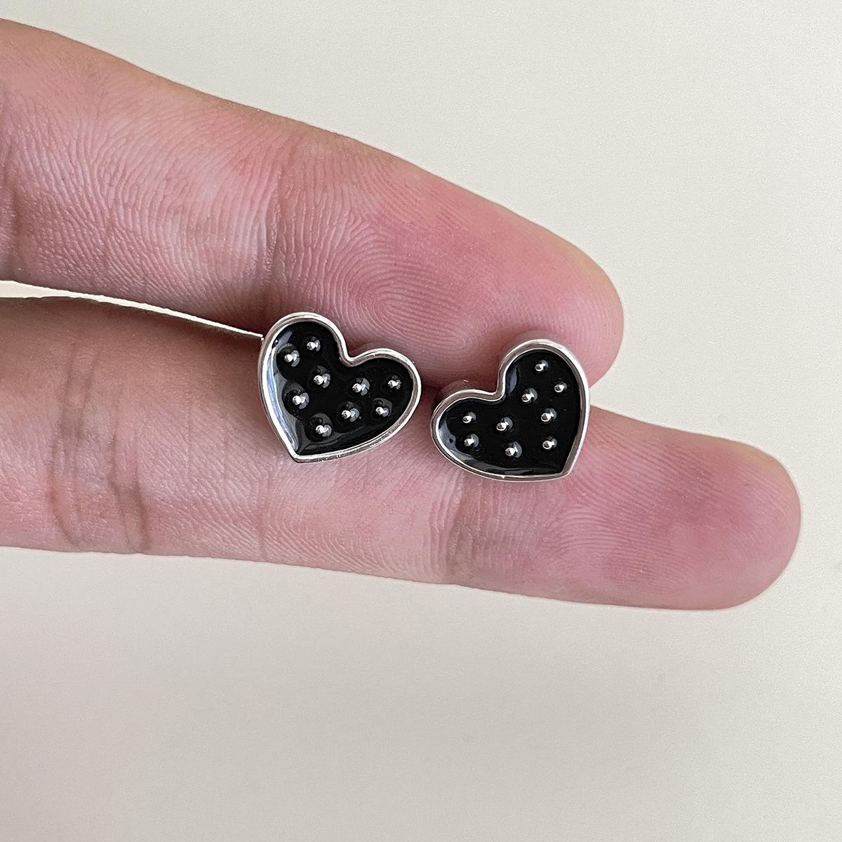 

Серьги-гвоздики Love из серебра 925 пробы, женские, изысканные, нишевые, сладкие, прохладные, черные, капельная глазурь, серьги, простые, универсальные, премиум-чувство 925 silver needle