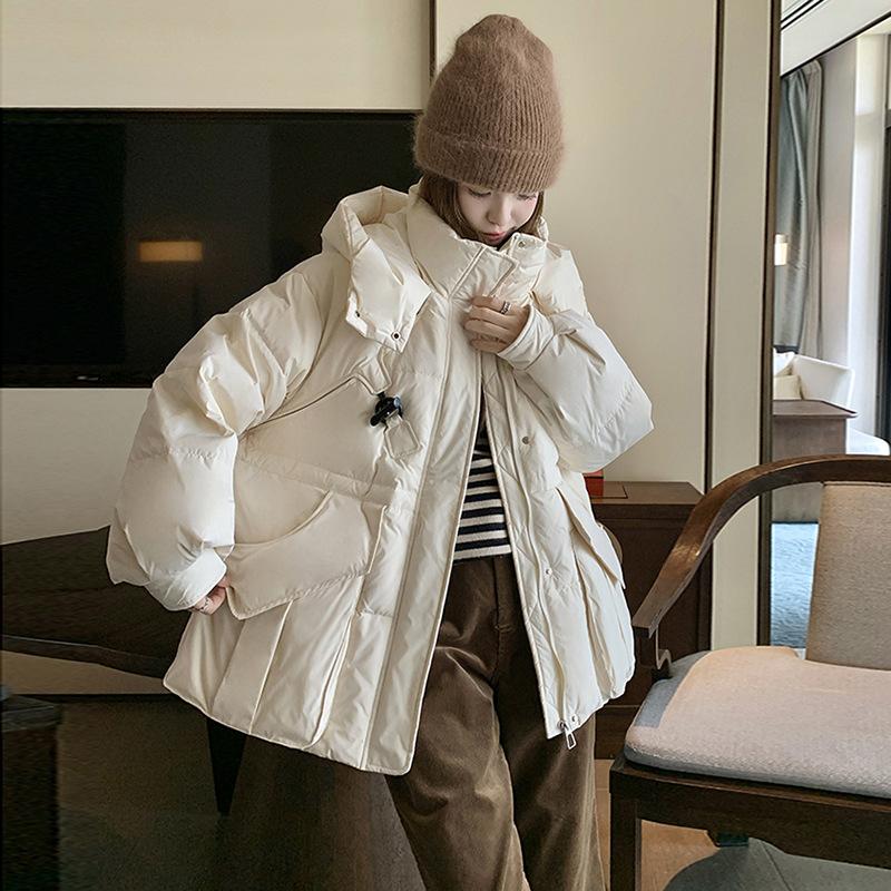 

Женский пуховик средней длины с капюшоном, модный зимний 2025, утолщенный, приталенный, с застежкой на роговые пуговицы, теплое пальто высокого класса One Size слоновая кость