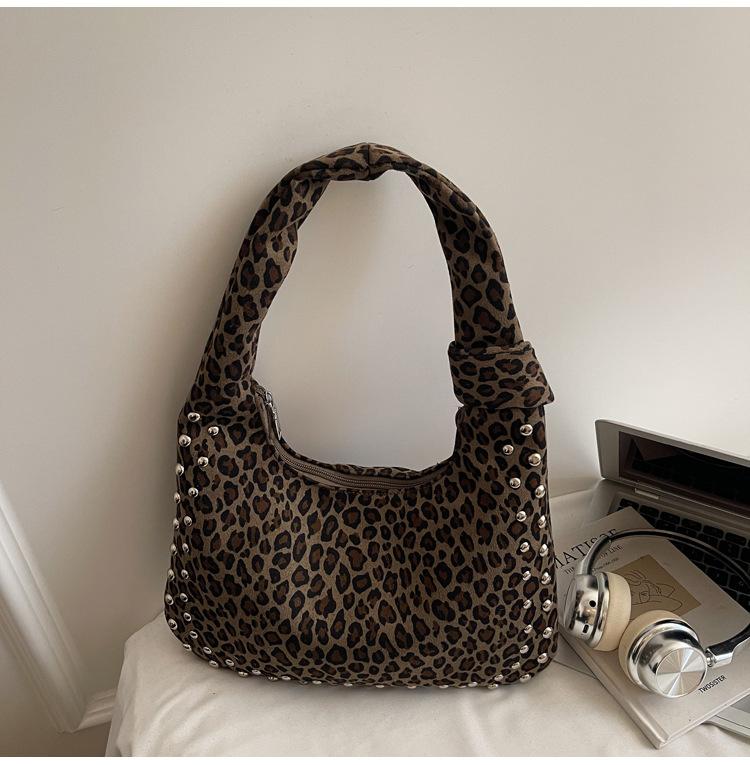 Модная сумка через плечо с принтом леопарда и облаками, женская замшевая сумка на плечо с заклепками, полумесяц, дизайнерские сумки со стразами для женщин, сумка под мышку, кошельки