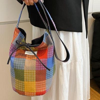 Frühling neue Spleiß Kontrastfarbe Bucket Bag Damen vielseitige Denim doppelseitige Rücken Umhängetasche