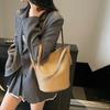 Fashionable Large Capacity Portable Commuter Bag Women's 2025 Summer New Bucket Bag High-end One-shoulder Underarm Bag