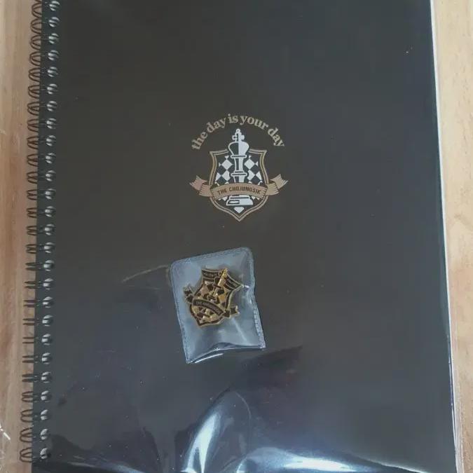 

Bulk Sale Of Adjustable T Notebooks/badge Goods
