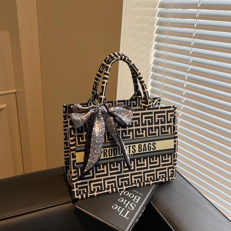 

Niche handbag women s new popular fashion versatile tote bag commuter bag