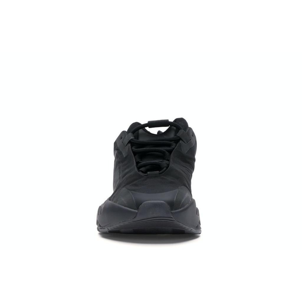 Adidas Yeezy Boost 700 MNVN Triple Black Unisex-Sneaker FV4440
