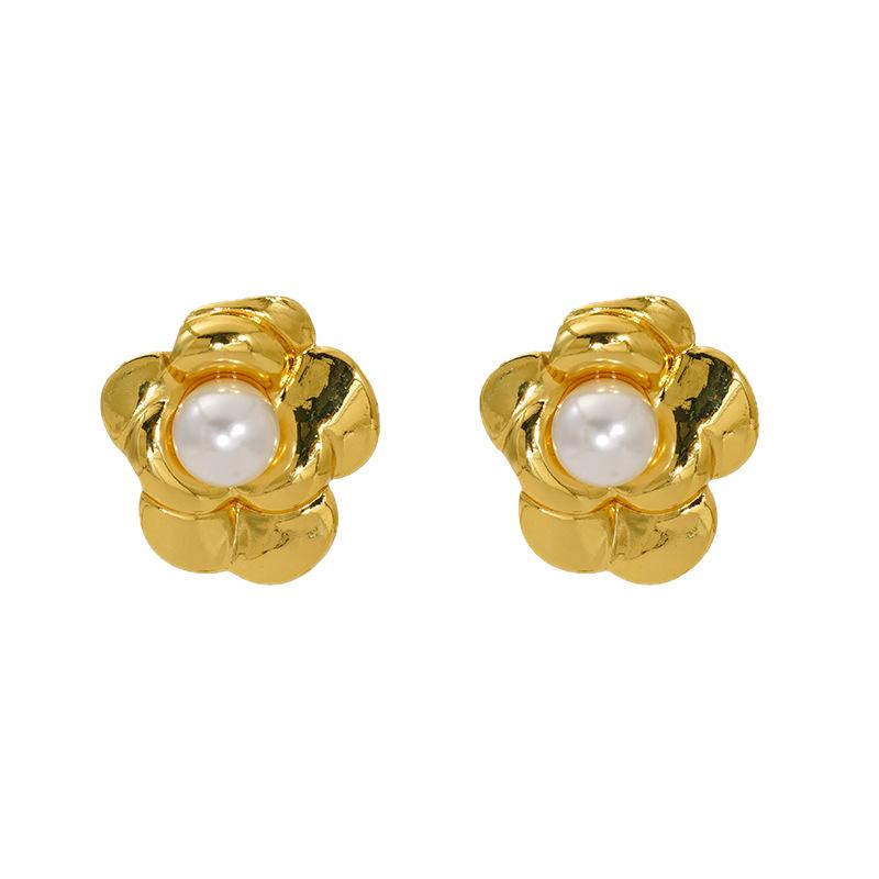 2026 Pearl Earrings Women's Versatile High-end Temperament Fashion Flower Stud Earrings Jewelry