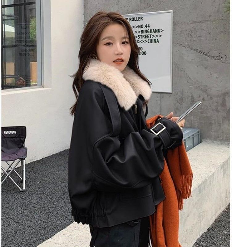 Autumn and winter new leather jacket women's fleece thickened short loose removable imitation unloading fox fur collar pie to overcome