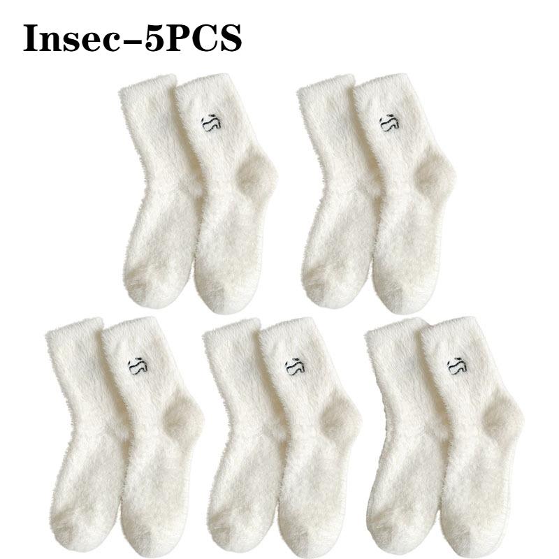Trendy Ins Style Velvet Socks Women Thick Warm Embroidered Mid Calf Soft Cozy Autumn Winter Floor Socks for Home Wear