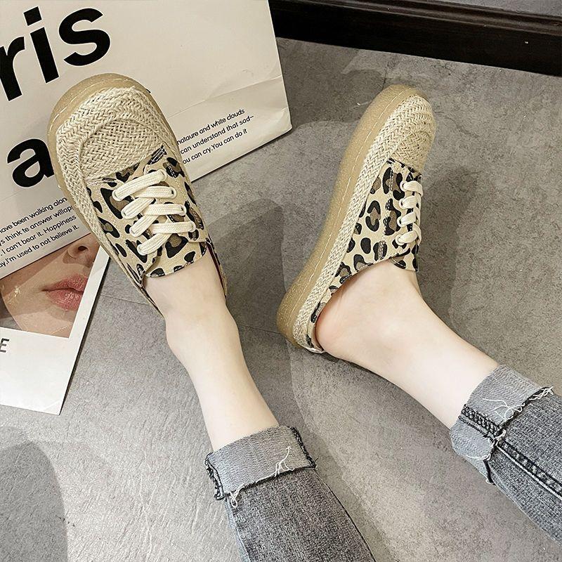 Fashion Slides Outside Shoes for Women Rubber Woman Slippers Mules Flat Sandals Natural Skin On Promotion Cheap Liquidation Clappers Vip