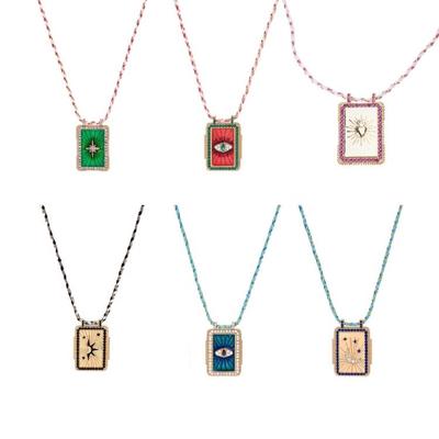 Trendige Lange Anhänger Kettenhalskette Mit Bohemian Stil und Tarotkarten Muster Einschließlich Sonnen Mond und Herz Designs