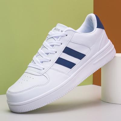 Coppia di scarpe da ginnastica alla moda, scarpe casual bianche, versione coreana dello stile Harajuku, scarpe da skate di tendenza, scarpe da uomo, scarpe da donna