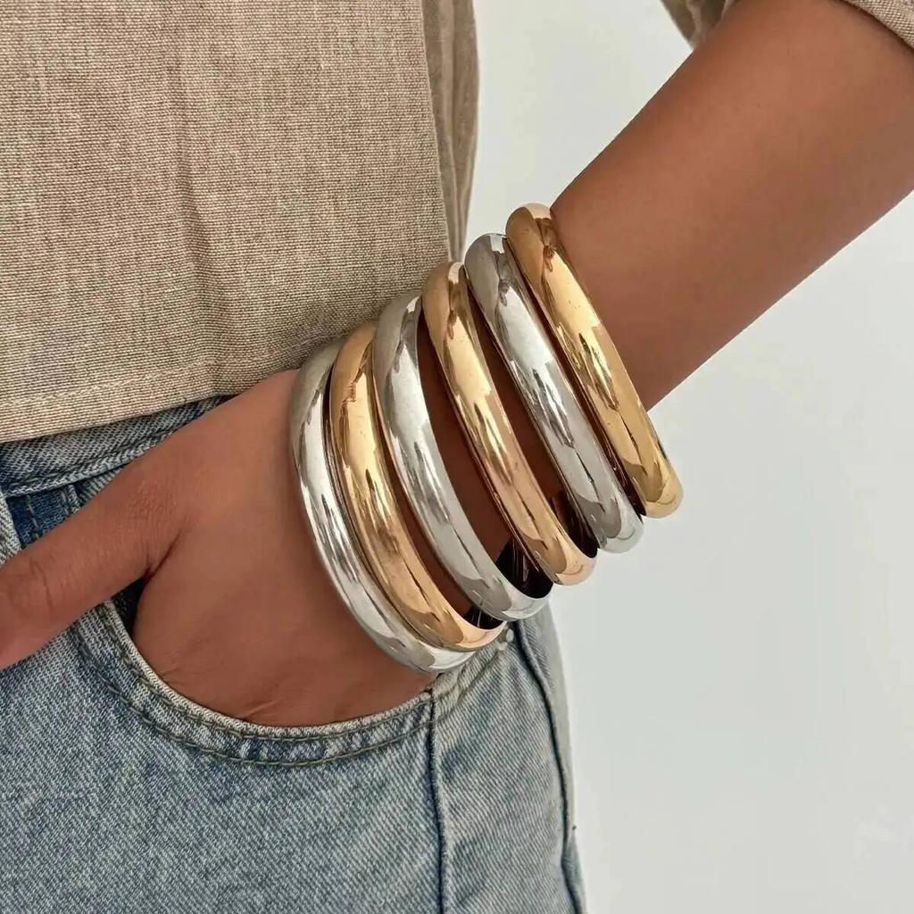 IngeSight.Z Punk Unregelmäßiges Mehrfarbiges Armreif-Set Übertriebenes Vintage Breites Armband Stapelbar Glänzendes Rundes Armband Pulseras Schmuck