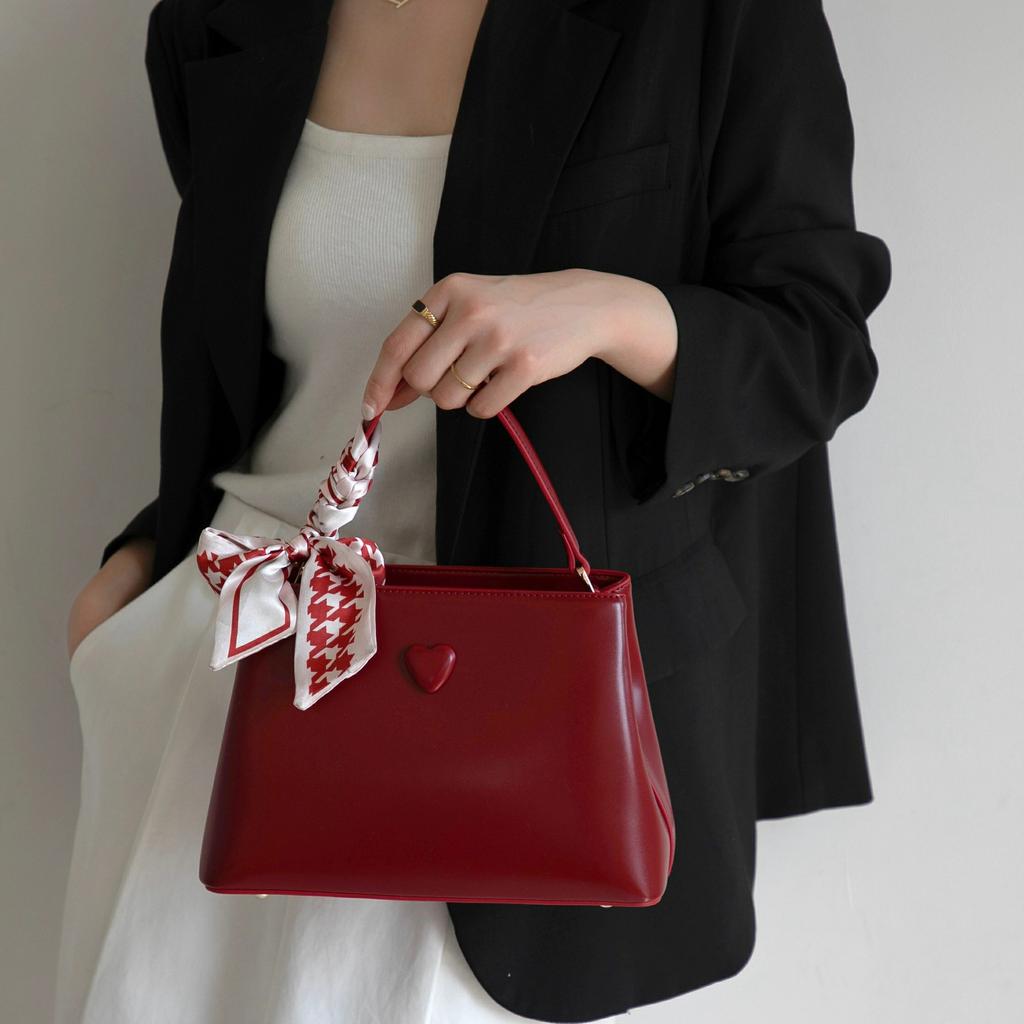 Red Bag, New Summer High-end Handbag, This Year's Popular Commuting Single Shoulder Crossbody Bucket Bag