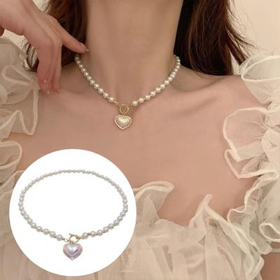 Naszyjniki z pereł Choker dla kobiet Naszyjnik z pereł Love Heart Clavicle Faux Sweter Akcesoria do