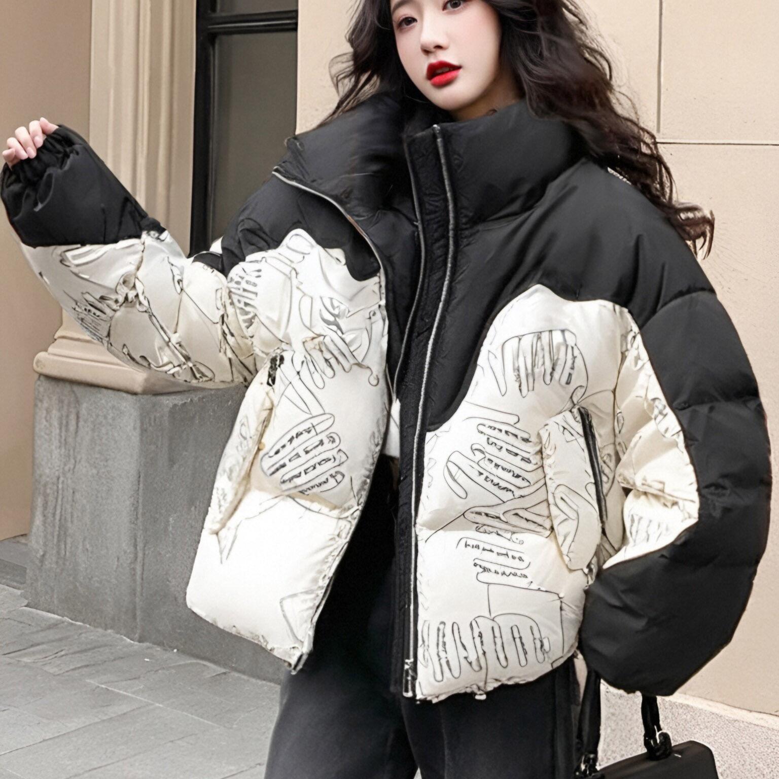 Короткая женская куртка-пуховик из толстого белого утиного пуха с воротником-стойкой — фото 10