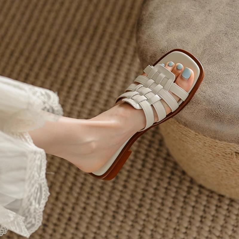 2026 New Genuine Leather Roman Style Sandals Slippers Women Summer Outside Shoes Outer Wear Flat Woven Soft Leather Slides Women