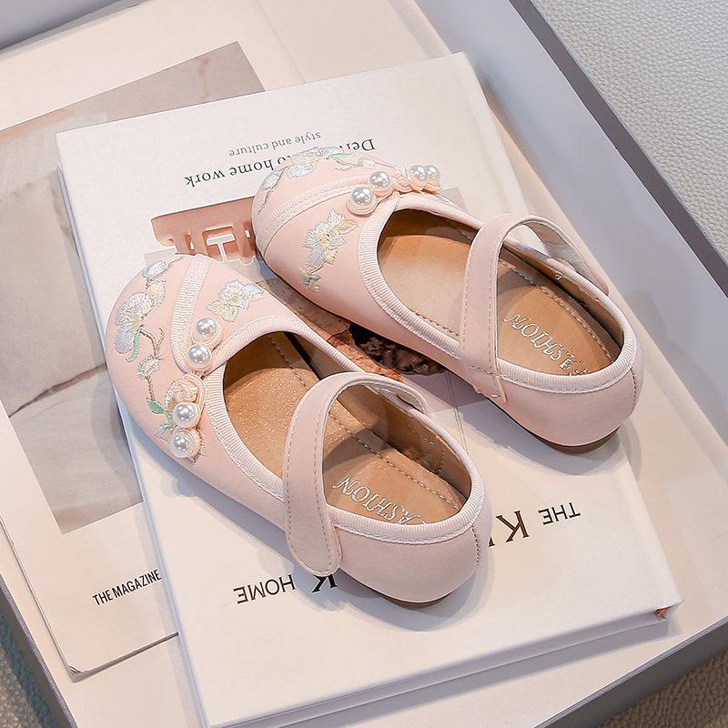 Girls' Hanfu shoes, children's shoes to match the horse-face skirt, spring and autumn soft-soled traditional Chinese style shoes, small leather