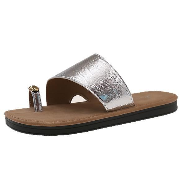 French flat-bottomed set of cool-toed slippers for women's summer wear fashionable soft-soled toes, beautiful vacation beach skirt