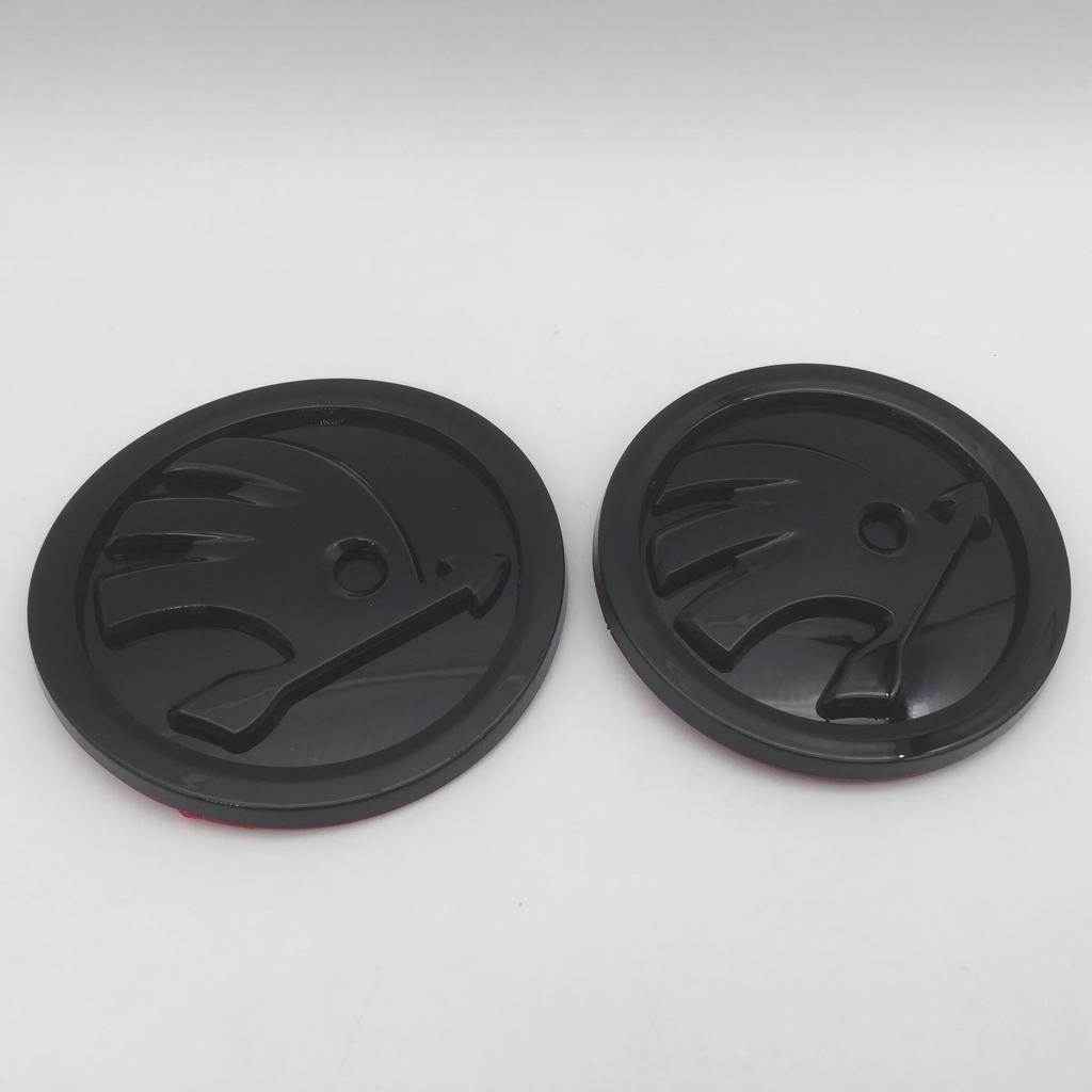 Samolepka na auto 2ks 90mm 80mm pro vůz SKODA Přední mřížka Kapota Znak na kapotě Zadní nárazník Kufr Samolepka Odznak Stylingový doplněk