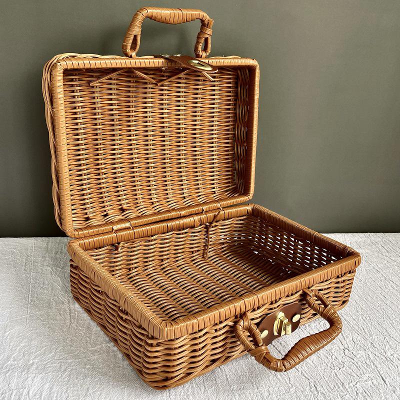 Handmade Retro Wicker Handbag: Bamboo Basket Weaving Gift for Birthdays, Weddings, and Bridesmaids