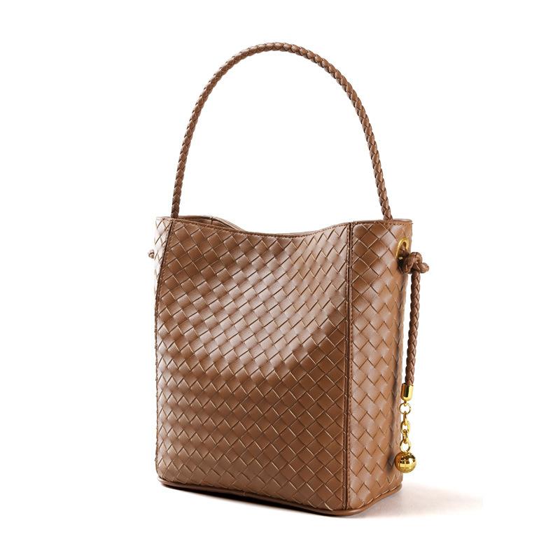 2025 New Fashion Trend Women's Handbag Daily Commute Cowhide Bucket Bag Genuine Leather Large-capacity Woven Bag