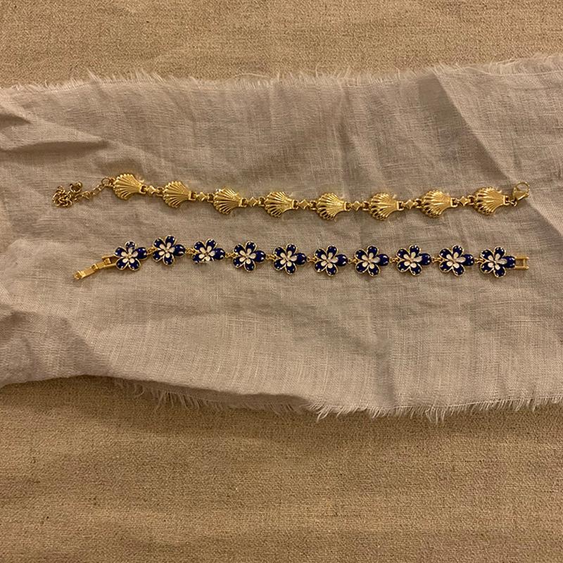 Altın Kabuk Retro Çiçek Kadın Bilekliği Hafif Lüks Çok Yönlü Benzersiz Tasarım Ziyafet Takıları Kız Arkadaş Aksesuarları