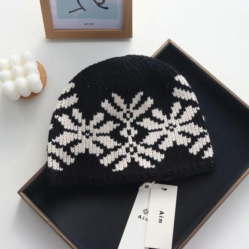 100% Wool Vintage Knit Fair Isle Ear Warm Hat Women Winter Beanie Stylish Face-Framing Ethnic Design