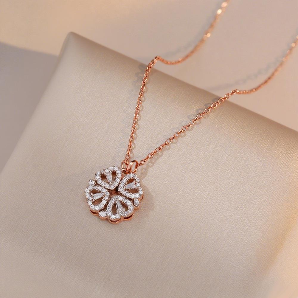 Heart-to-Heart Openable Four-Leaf Clover Necklace - High-End Light Luxury Clavicle Chain