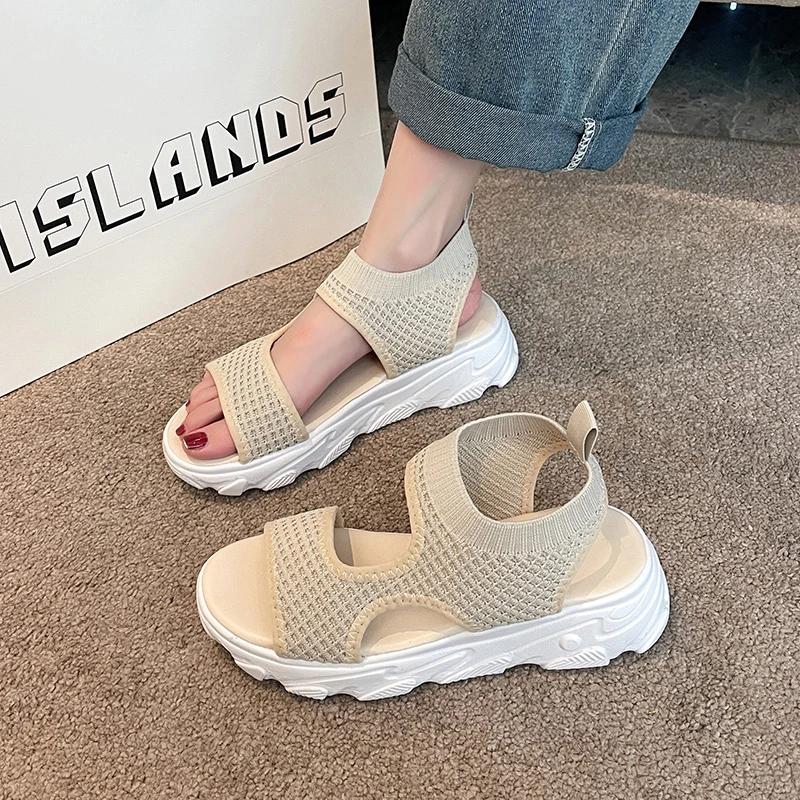 Mode Sportlicher Stil Zehenfrei Flacher Absatz Damen Sandalen 2024 Sommer Slip-On Mesh Rutschfest Atmungsaktiv Designer Sandalen Große Größe