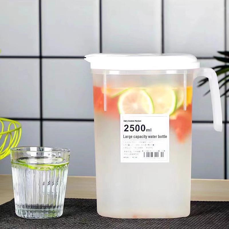 Large Capacity Plastic Cold Water Kettle with Tea Infuser - High Temperature Resistant