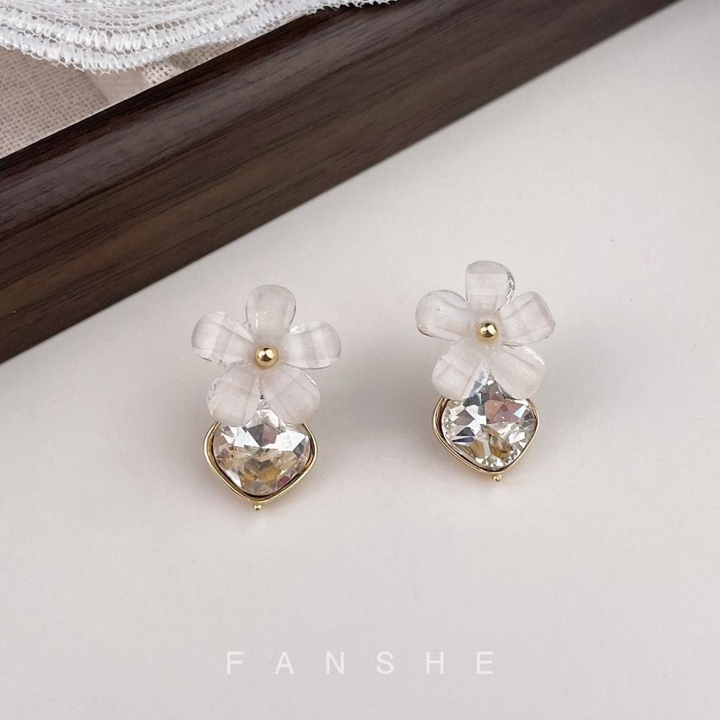 Sweet premium acetic acid flower earrings light luxury premium diamond stud earrings simple and versatile summer commuter earrings women
