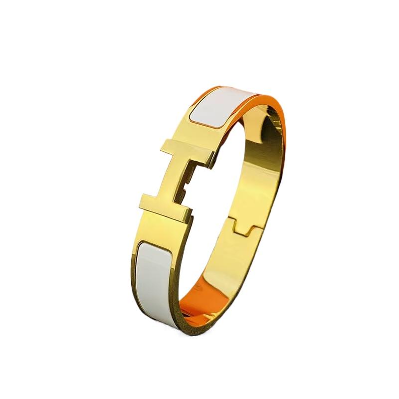 Klassisch Einfach Mode Unisex Leichter Luxus Trend Liebe Zuhause Buchstabe Titanstahl Armband Schmuck Tägliches Tragezubehör