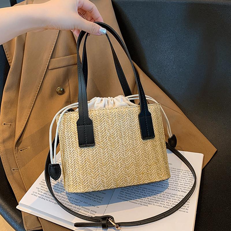 

Trendy Street Style One Shoulder Bag Medium Sized Woven Handbag Perfect For Daily Use чёрный