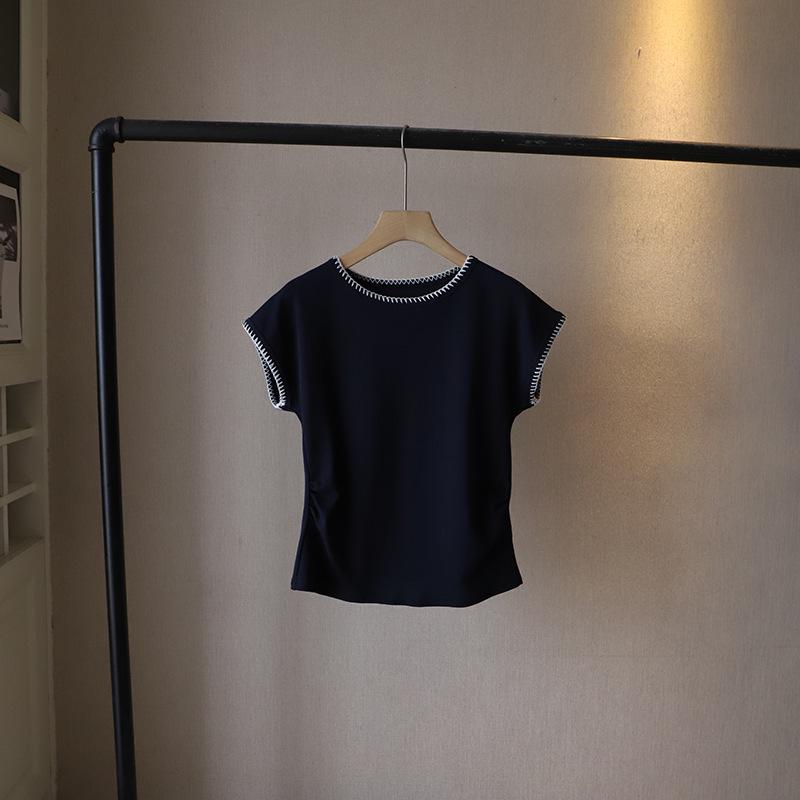 

Летняя женская футболка в корейском стиле 2025 года с круглым вырезом, цветными блоками, сборками на талии и приталенным силуэтом One Size синий