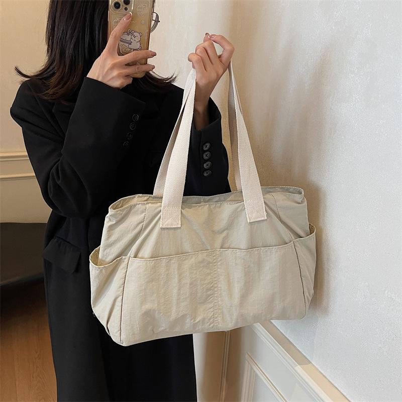 Solid Color Simple Fashion Large Capacity Commuter Shoulder Bag New Autumn Popular Casual Fashion Handbag Tide