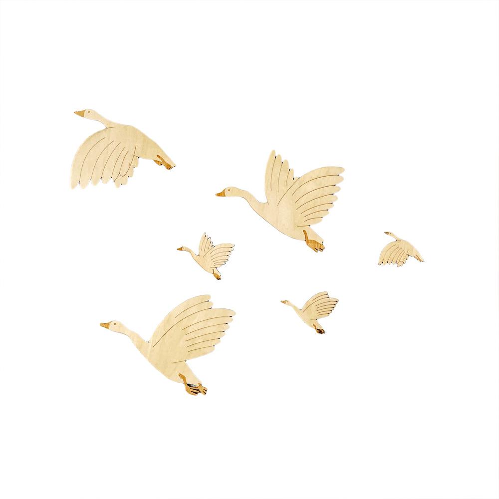 Nordic Wooden Goose Wall Decoration, Flying Birds Pasteable Wall Hanging Pendant Children's Room Wooden Wall Sticker Decoration