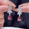 Elegante Rote Edelstein-Hängeohrringe für Damen Klassisches Blumen-Design Leichter Luxus Brautschmuck