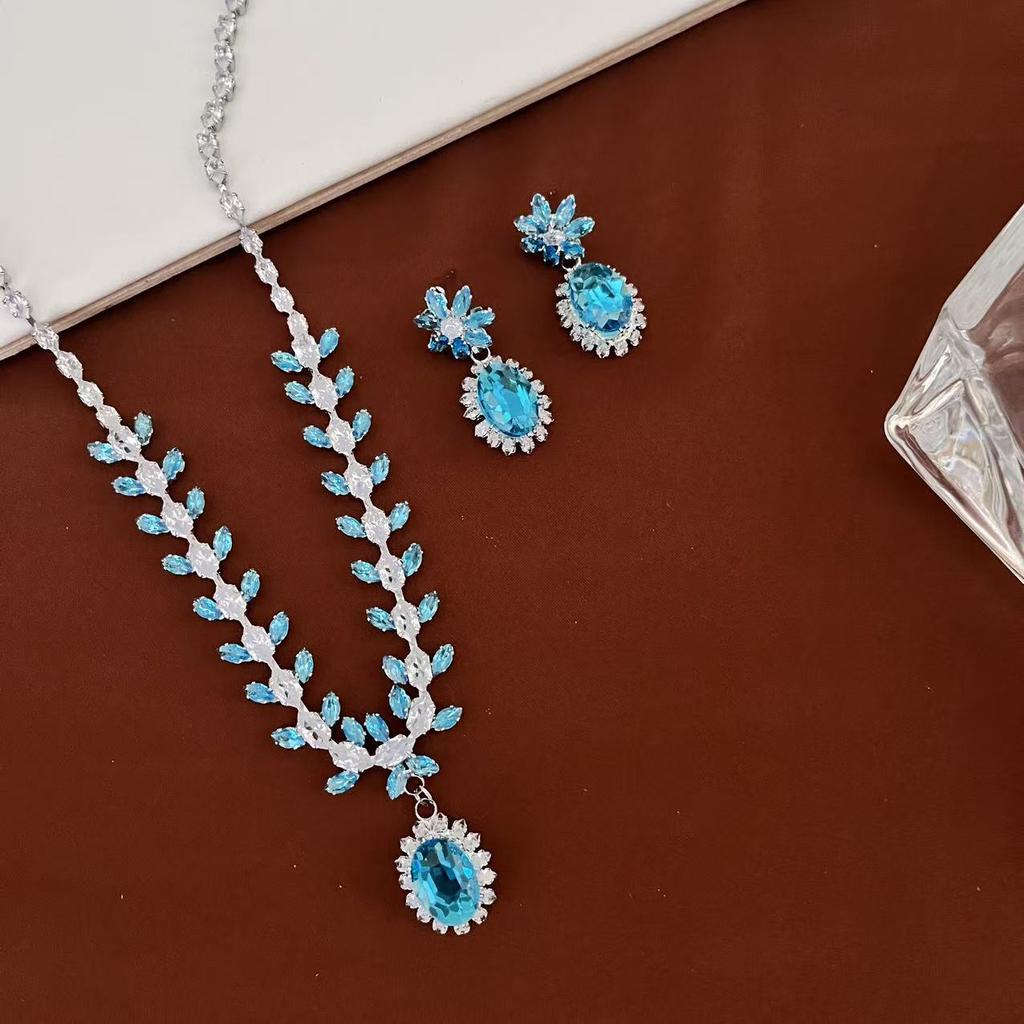 French Court Style Zircon Water Drop Earrings Necklace Light Luxury High Sense Collarbone Chain Personalized Exaggerated Jewelry Set