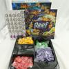 Gioco di Carte e da Tavolo per Feste in Inglese: Set di Mattonelle Master Storia del Corallo