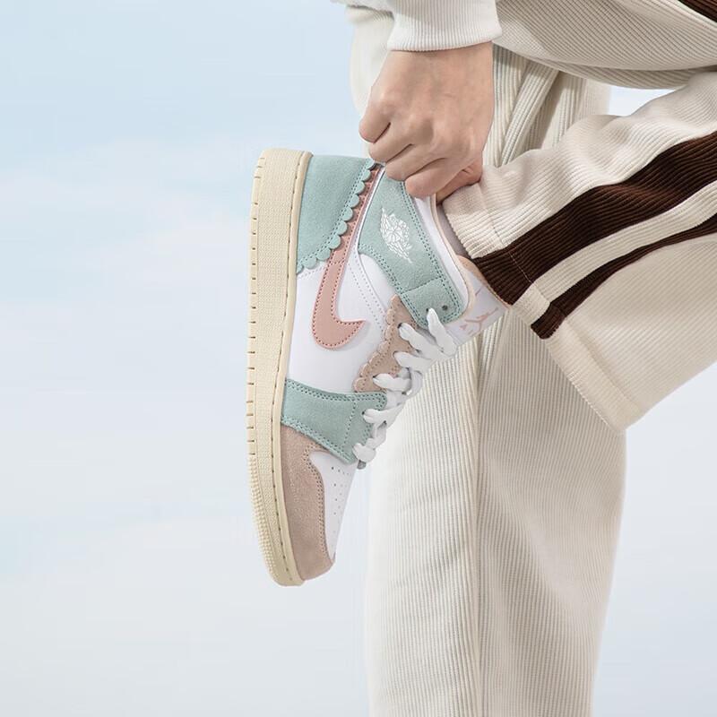 New Jordan 1 Mid SE Pink Oxford GS DZ5361-100