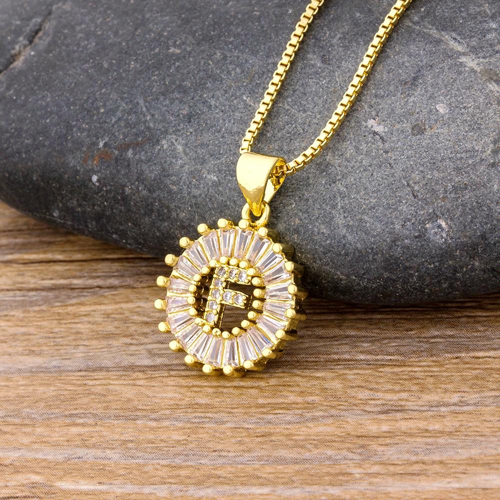 A piece of A-Z letters elegant and beautiful pendant necklace suitable for women men's initials fashionable versatile jewelry accessories