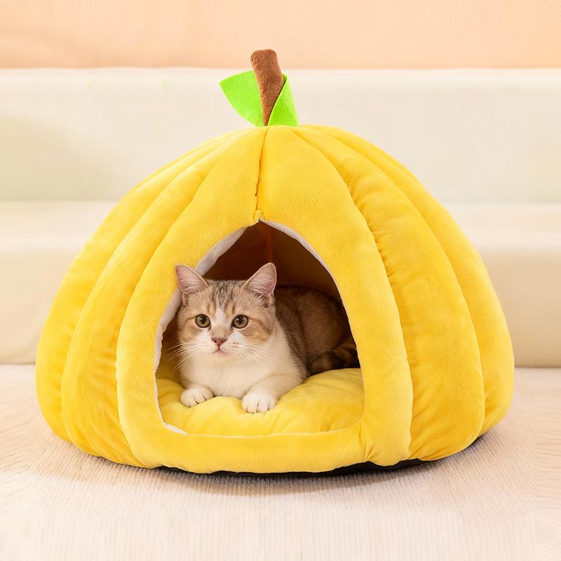 All-Season Cat & Dog Bed: Pumpkin-Shaped Cozy Nest for Pets