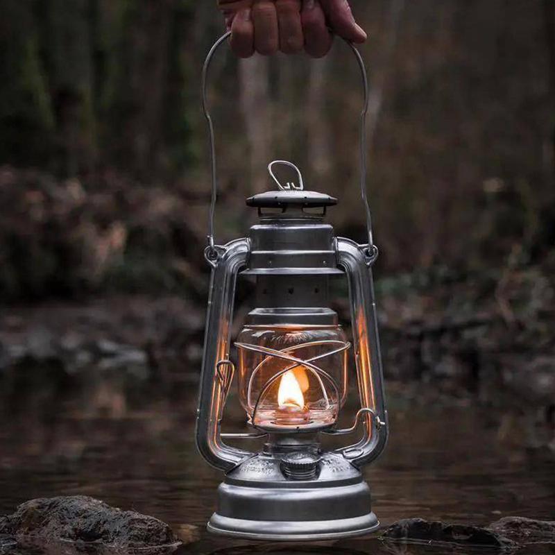 Metal Kerosene Lantern Vintage Oil Burning Lantern  Hurricane Table Lamps with Handle for Camping Home Hiking Patio