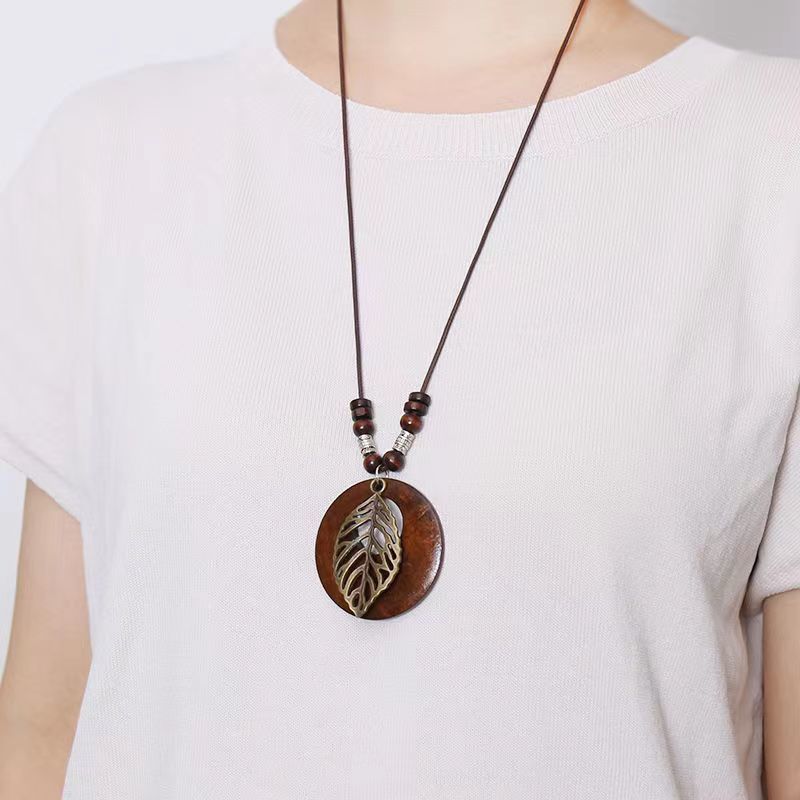 Vintage Ethnic Style Wooden Sweater Chain, Alloy Leaf Long Pendant For Autumn And Winter, Paired With Coat Necklace
