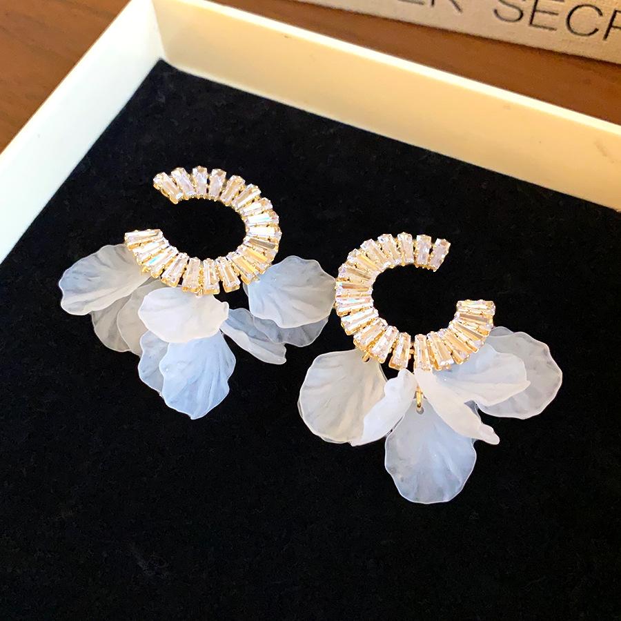 

Silver needle zircon ring petal fringed earrings women s European and American personalized earrings fashion simple earrings niche high sense