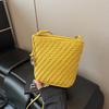 Summer woven small bag women's new fashionable exquisite shoulder bucket bag niche messenger bag