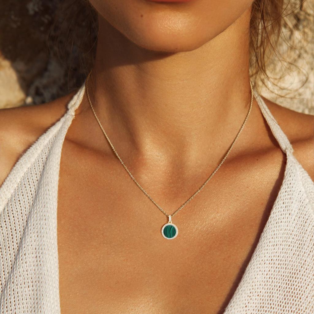 [KOAI] Zirconia Bead Malachite Healing Power Stone Necklace for Women