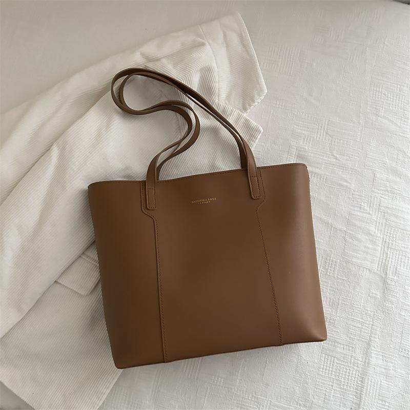 

Premium commuter large-capacity bag New women s bag Fashion versatile shoulder bag Summer popular tote bag светло-коричневого