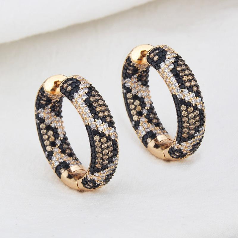 Manchettes d'oreilles en Zircon motif léopard avec divers clous de boucles d'oreilles tendance