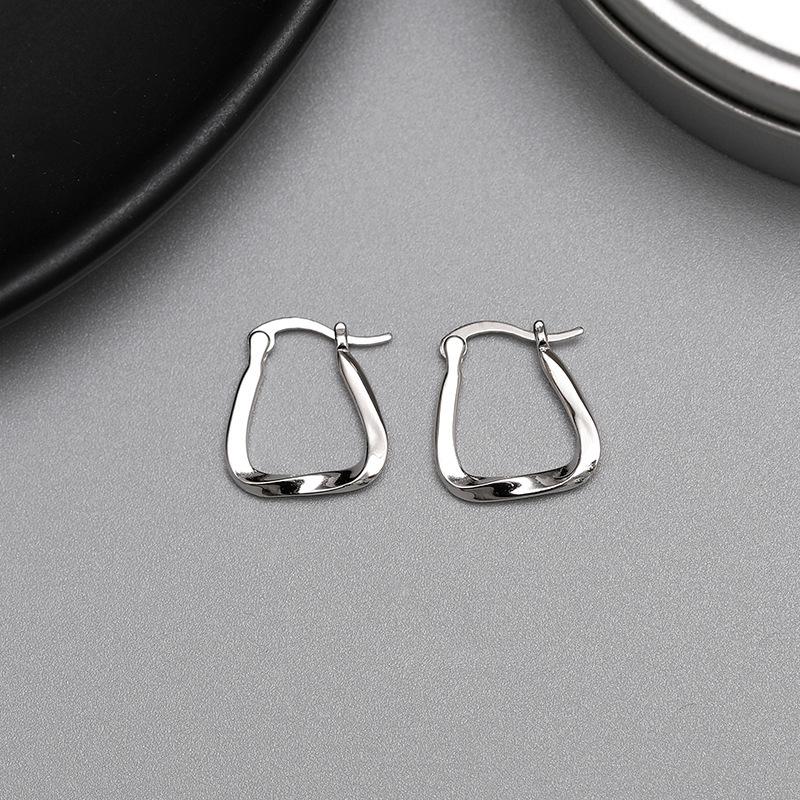 Korean Style Geometric Mobius Earrings: Trendy Retro Square Ear Cuff for Women
